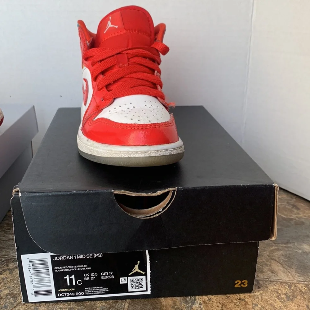 Jordan 1 Mid SE (PS) - Picture 2 of 5